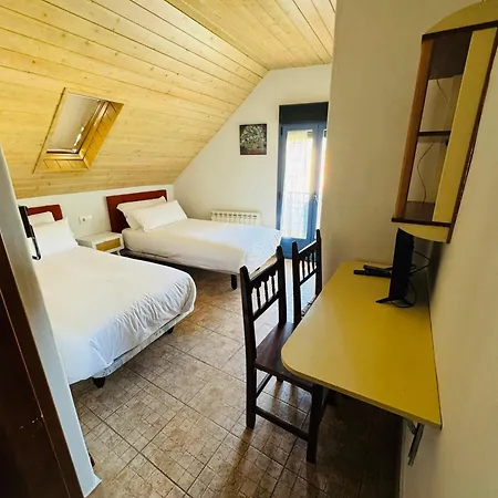 Nau Pradets Hotel 2*