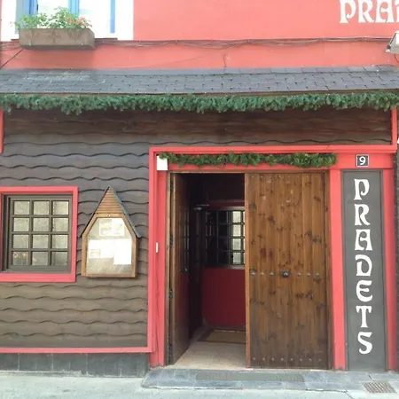 Nau Pradets מלון